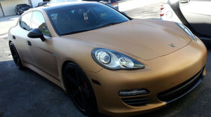 Porsche-Panamera-Gold-Brush-Wrap-Avery-Gold-Brush
